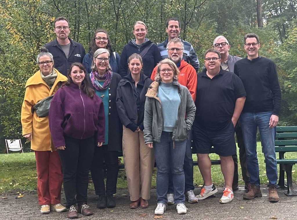 251007-schreibwerkstatt-gruppenfoto